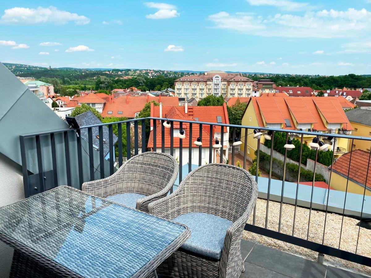 Panorama View Apartment In City Center Hévíz Екстериор снимка