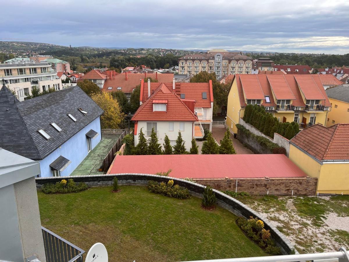 Panorama View Apartment In City Center Hévíz Екстериор снимка